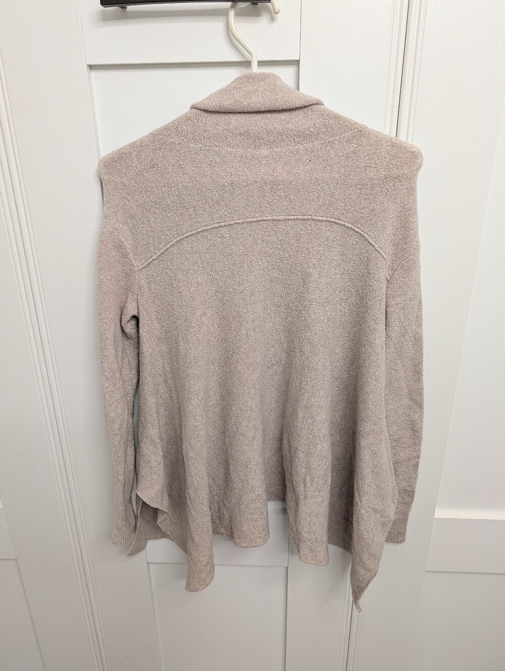 Free People Relaxed Cowl Neck Sweater in Beige Oatmeal Size Small - Picture 4 of 9
